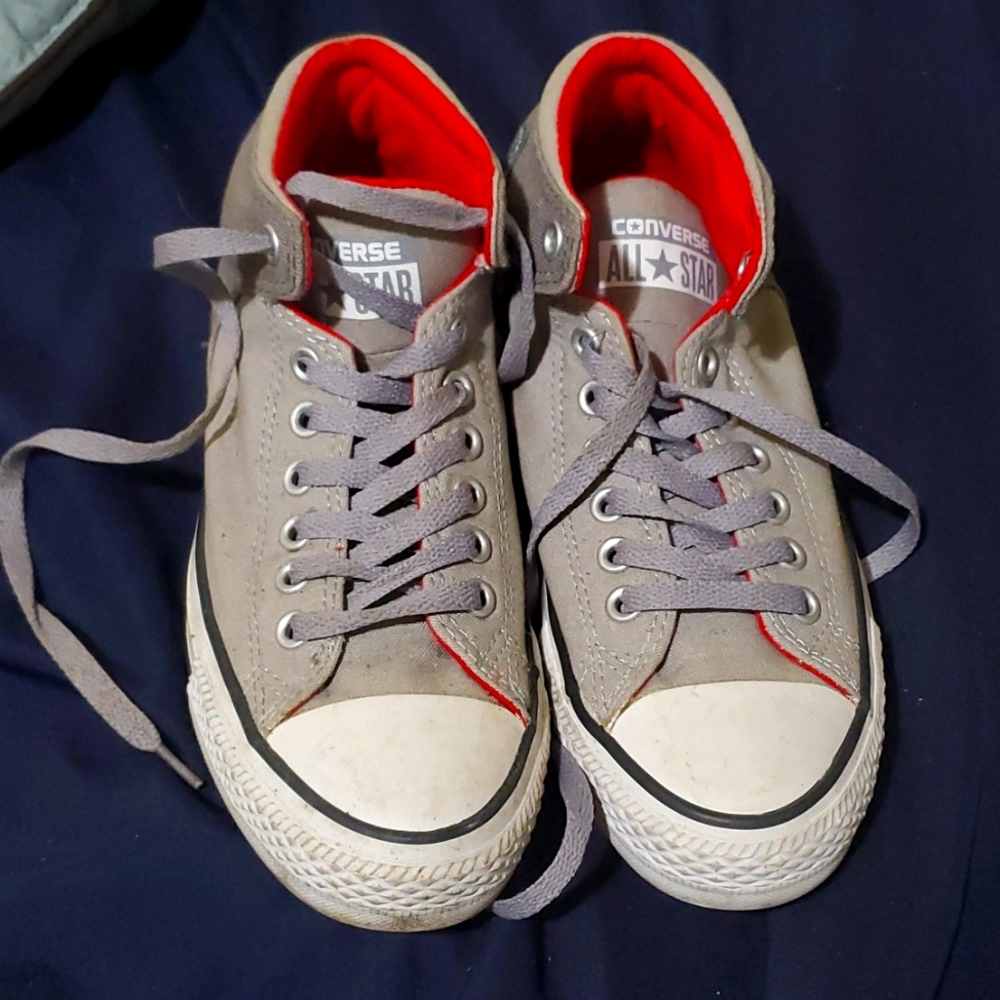 Men's(7.5)/Women's(9.0) Converse Sneakers
